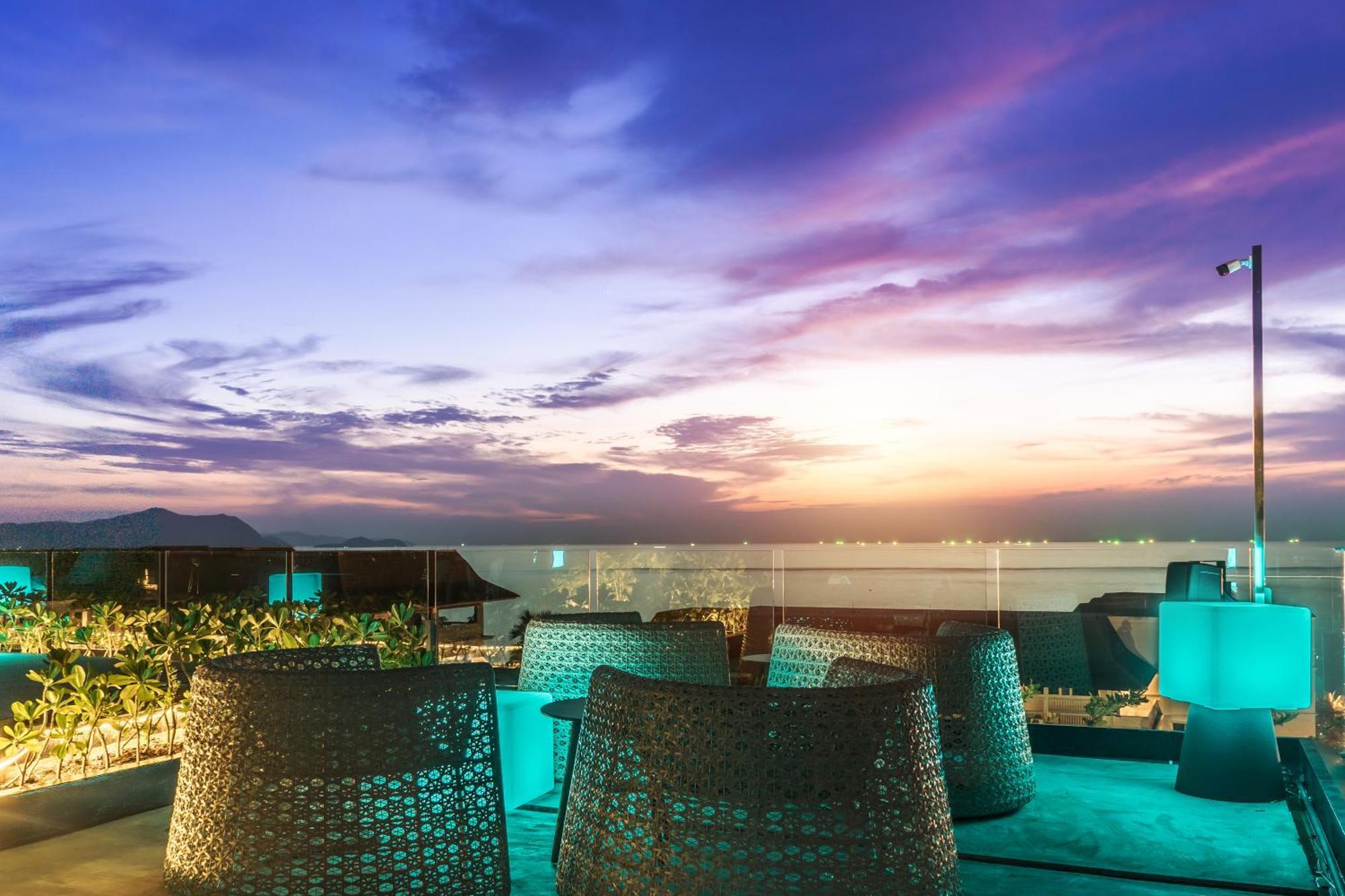 Cross Vibe Pattaya Seaphere Наджомтьєн Екстер'єр фото